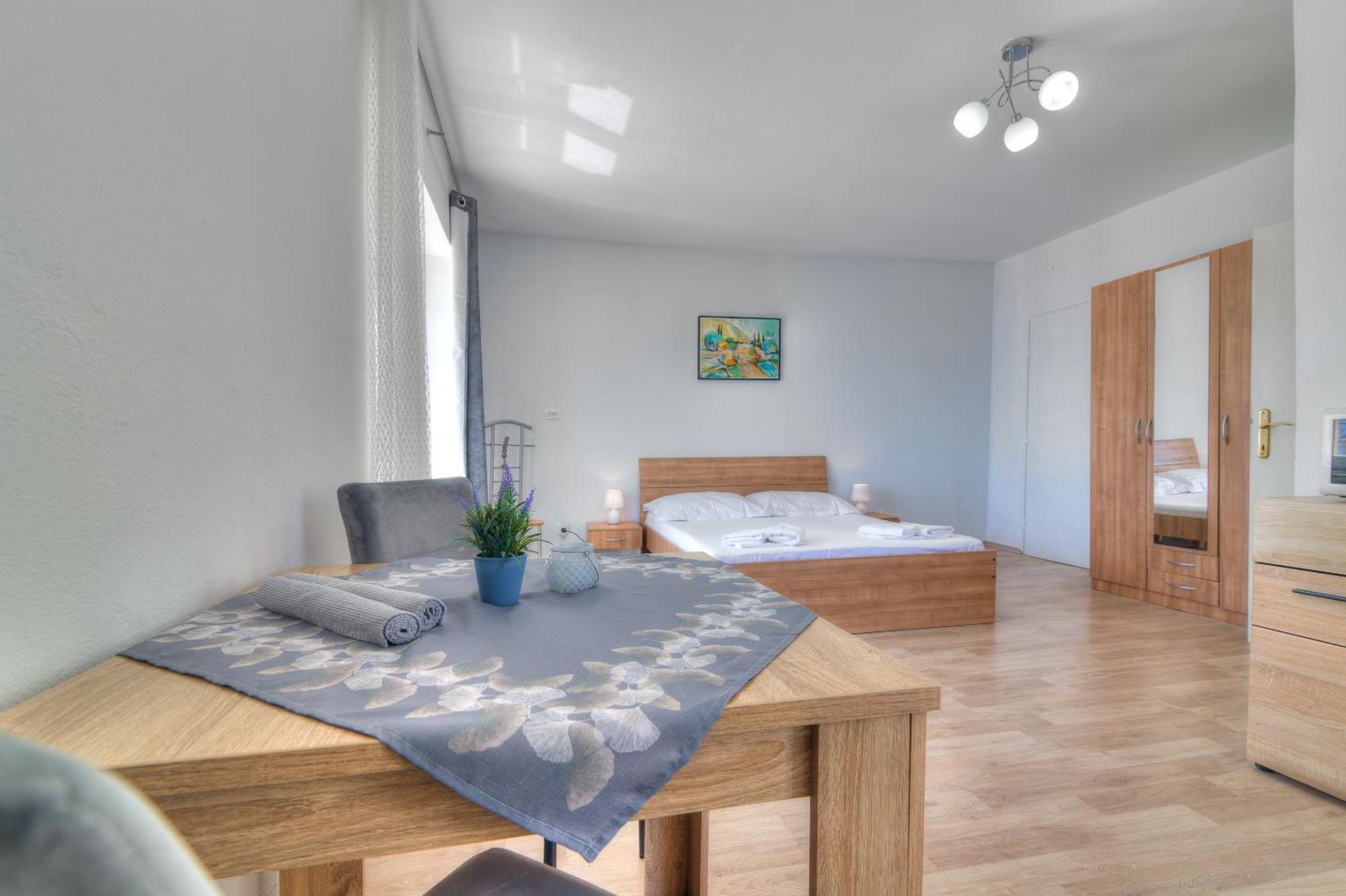 Apartmani Ana Senj  Bagian luar foto